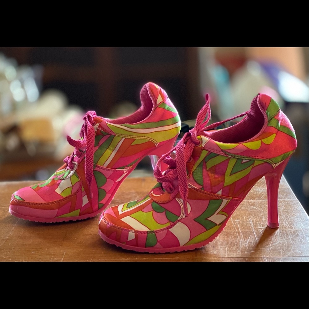 High Heeled Tennis Shoes CA Collection Size 7.5